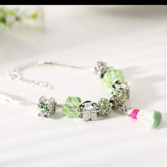 New Beautiful charm bracelet - Picture 3 of 5